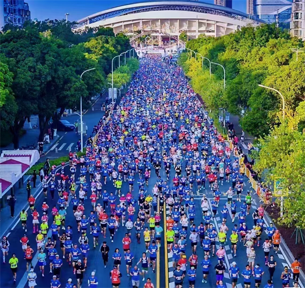 Hi-QグループはZhuhai Marathonで一緒に走ります